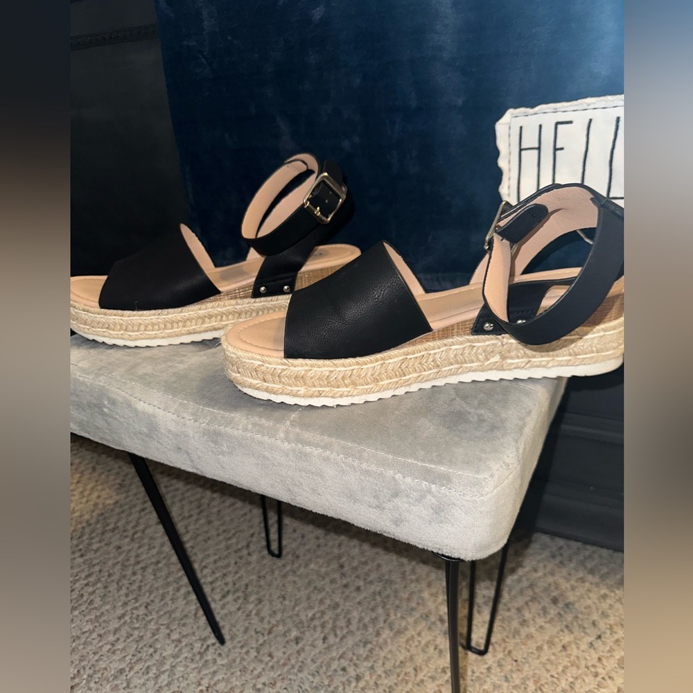 Elegant Black Espadrille Sandals